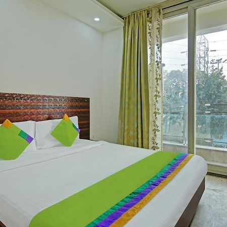 Itsy Hotels Nyra Gurgáon Kültér fotó