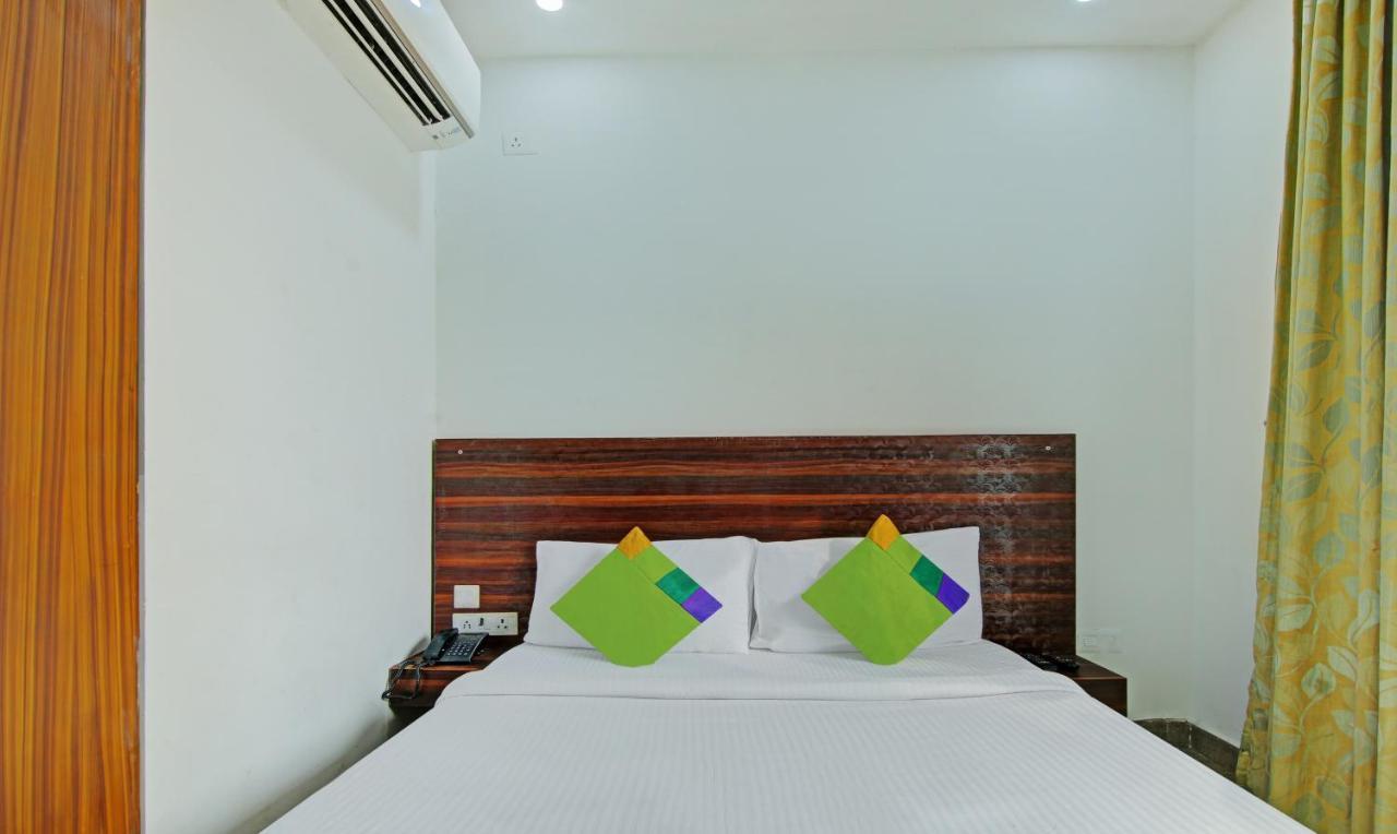 Itsy Hotels Nyra Gurgáon Kültér fotó