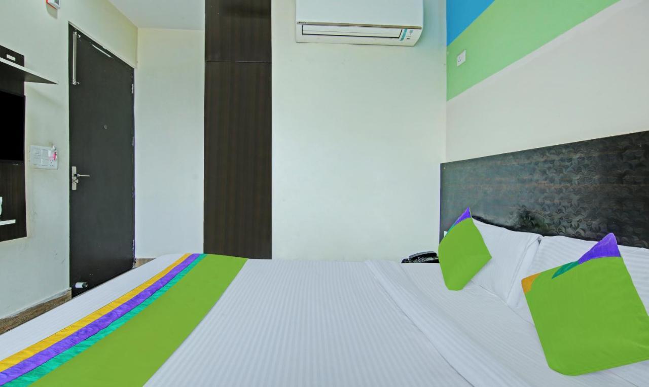 Itsy Hotels Nyra Gurgáon Kültér fotó